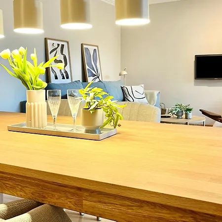 Lage, Familienfreundlich Mit Garten & Parkplatz - Bis Zu 6 Pers - Family & Friends Apartmán