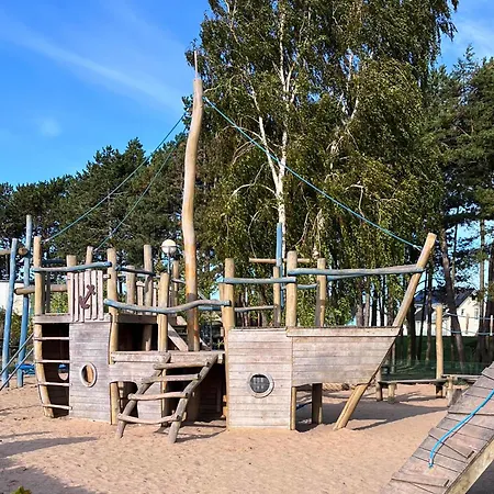 Lage, Familienfreundlich Mit Garten & Parkplatz - Bis Zu 6 Pers - Family & Friends